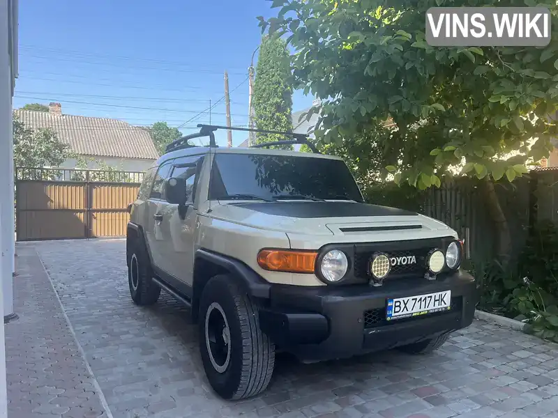 Внедорожник / Кроссовер Toyota FJ Cruiser 2011 3.96 л. Автомат обл. Хмельницкая, Каменец-Подольский - Фото 1/13