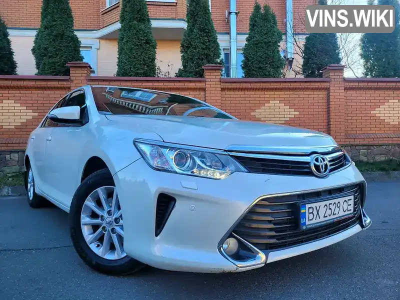 Седан Toyota Camry 2017 2.5 л. Автомат обл. Хмельницька, Хмельницький - Фото 1/21