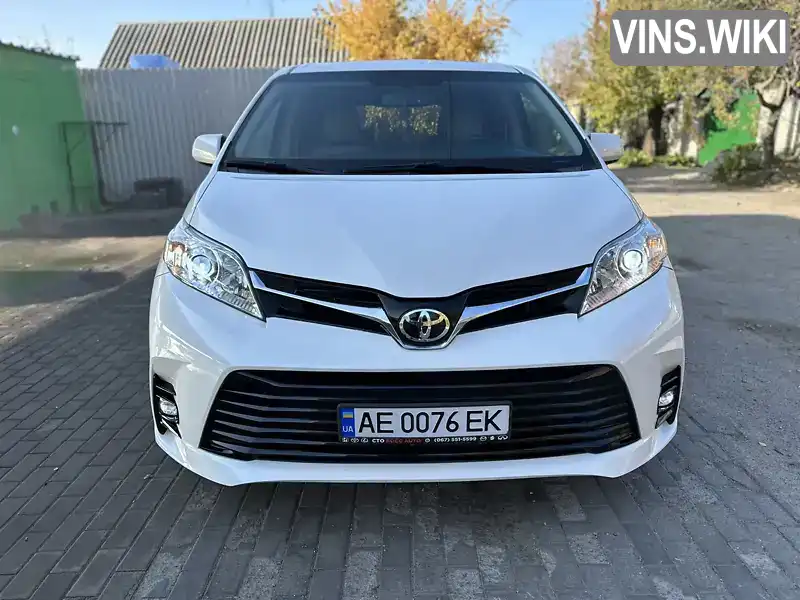 Мінівен Toyota Sienna 2015 3.46 л. Автомат обл. Дніпропетровська, Дніпро (Дніпропетровськ) - Фото 1/21