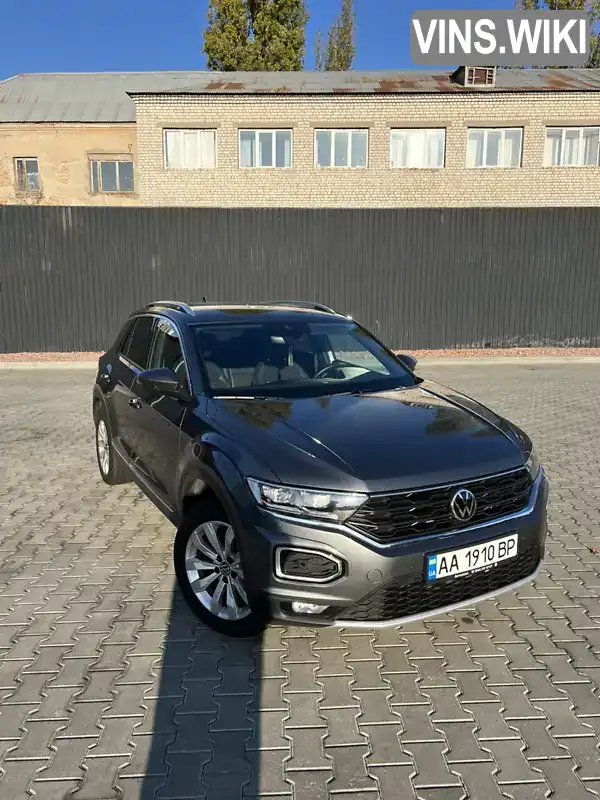 Внедорожник / Кроссовер Volkswagen T-Roc 2021 1.5 л. Автомат обл. Киевская, Киев - Фото 1/21