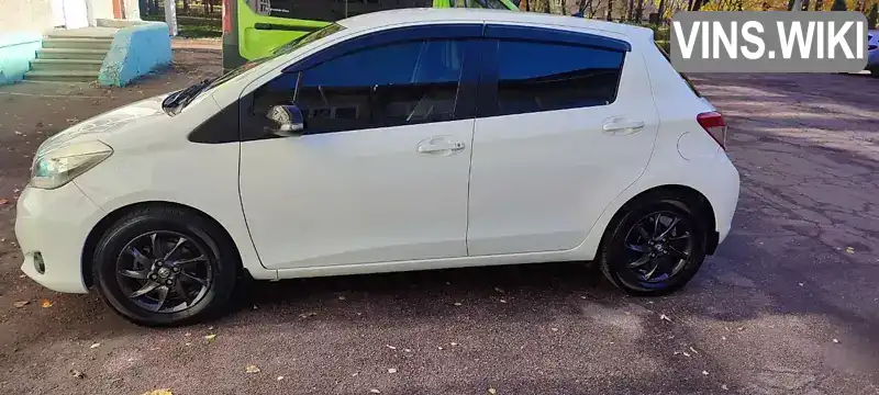 Хэтчбек Toyota Yaris 2012 1.33 л. Автомат обл. Тернопольская, Тернополь - Фото 1/21