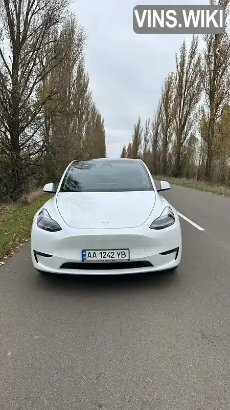 Внедорожник / Кроссовер Tesla Model Y 2023 null_content л. Автомат обл. Киевская, Киев - Фото 1/14