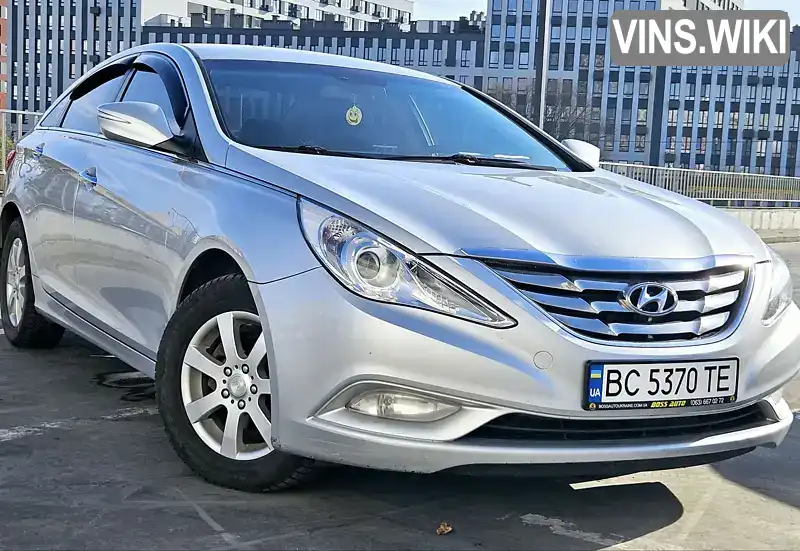 Седан Hyundai Sonata 2012 2 л. Автомат обл. Львовская, Червоноград - Фото 1/21