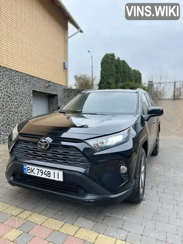 Позашляховик / Кросовер Toyota RAV4 2018 2.5 л. Автомат обл. Рівненська, Дубно - Фото 1/21