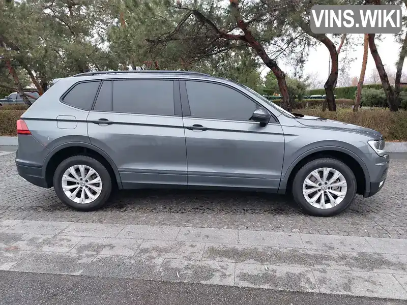 3VV1B7AXXKM147009 Volkswagen Tiguan 2019 Позашляховик / Кросовер 1.98 л. Фото 2