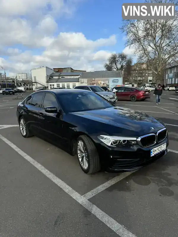 WBAJE5C50KG919627 BMW 5 Series 2019 Седан 3 л. Фото 2