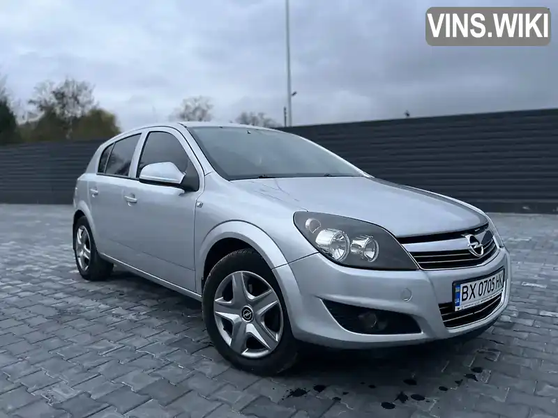 Хетчбек Opel Astra 2013 1.6 л. Ручна / Механіка обл. Хмельницька, Кам'янець-Подільський - Фото 1/21