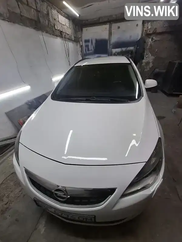 Универсал Opel Astra 2011 2 л. Автомат обл. Полтавская, Миргород - Фото 1/21