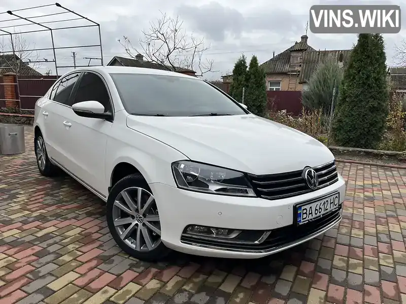 Седан Volkswagen Passat 2012 2 л. Автомат обл. Кіровоградська, Новоукраїнка - Фото 1/21