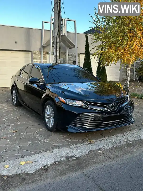 4T1B11HK7JU102693 Toyota Camry 2018 Седан 2.5 л. Фото 1