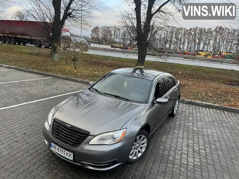 Седан Chrysler 200 2012 2.36 л. Автомат обл. Вінницька, Вінниця - Фото 1/15