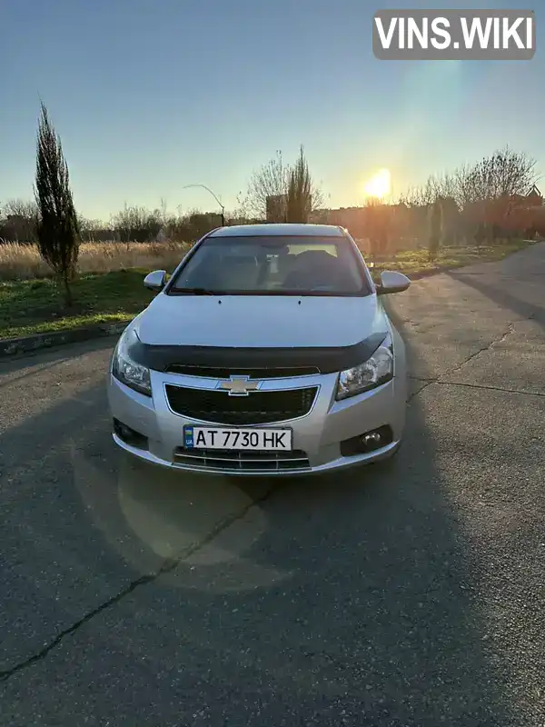 Седан Chevrolet Cruze 2010 2 л. Автомат обл. Івано-Франківська, Калуш - Фото 1/20