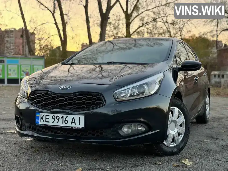 Хетчбек Kia Ceed 2015 1.6 л. Автомат обл. Львівська, Львів - Фото 1/21