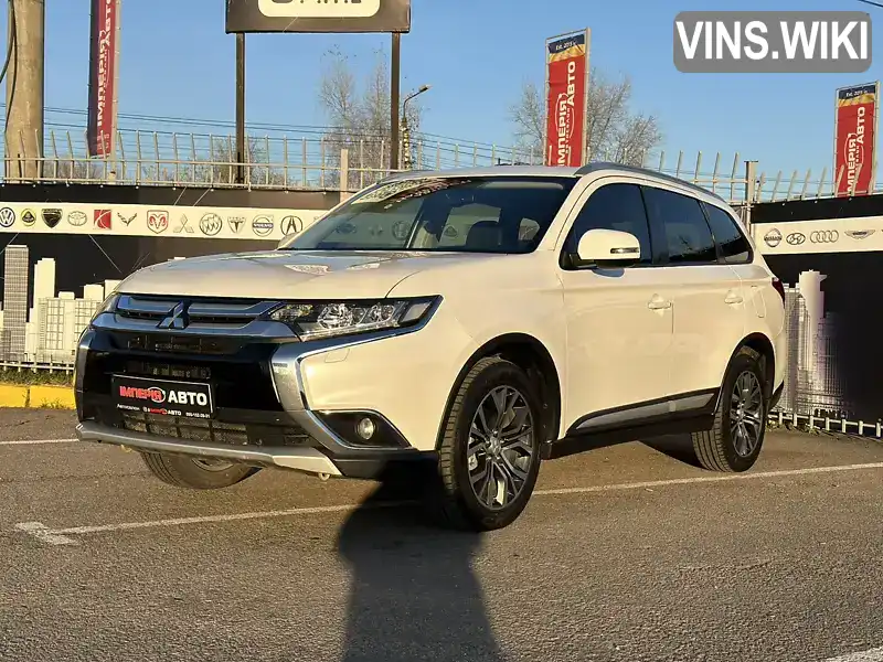 Позашляховик / Кросовер Mitsubishi Outlander 2016 2.36 л. Автомат обл. Київська, Київ - Фото 1/21