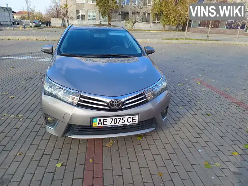 Седан Toyota Corolla 2013 1.6 л. Ручна / Механіка обл. Дніпропетровська, Дніпро (Дніпропетровськ) - Фото 1/14