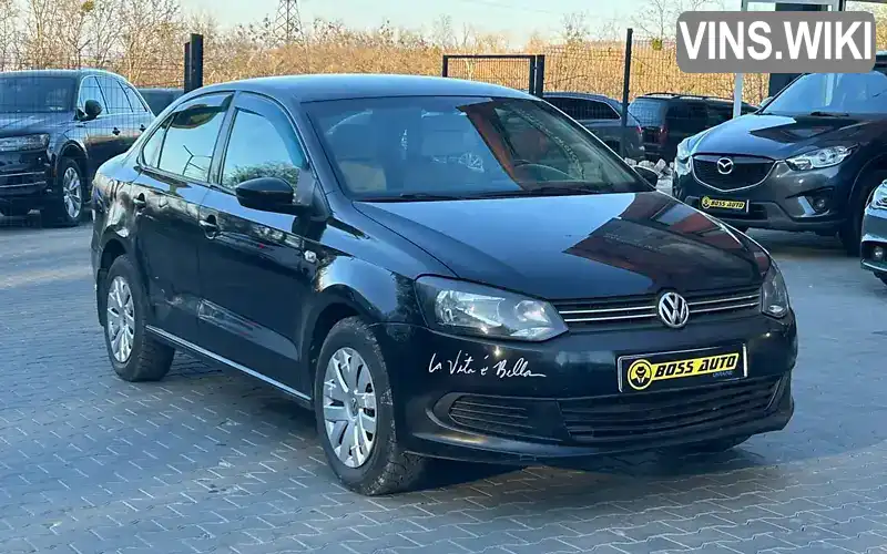 Седан Volkswagen Polo 2011 1.6 л. Ручна / Механіка обл. Чернівецька, Чернівці - Фото 1/16