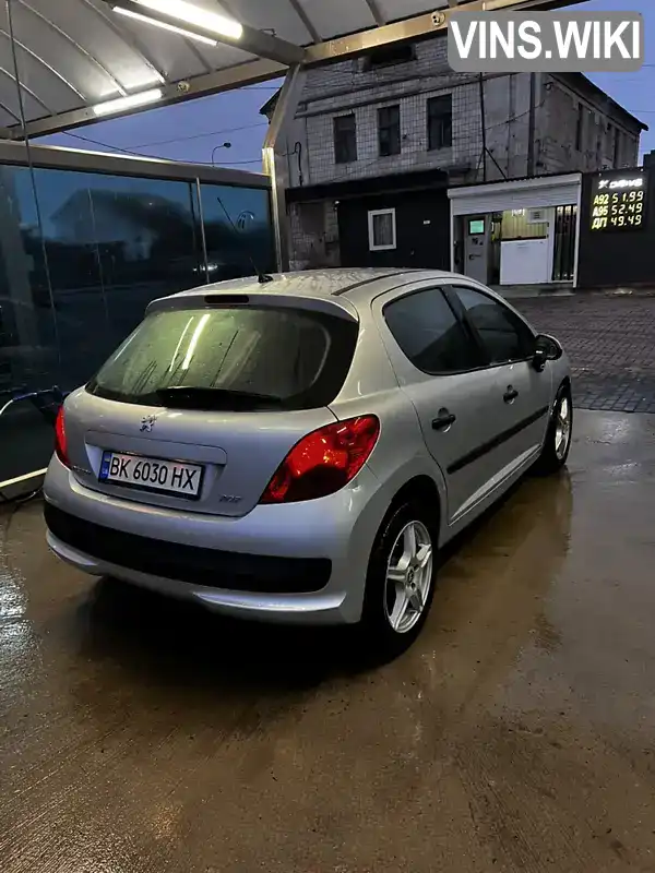 VF3WCKFVC9W061996 Peugeot 207 2009 Хетчбек 1.36 л. Фото 4