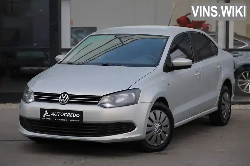 Седан Volkswagen Polo 2011 1.6 л. Ручная / Механика обл. Харьковская, Харьков - Фото 1/17