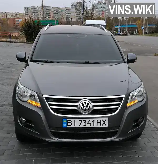 Внедорожник / Кроссовер Volkswagen Tiguan 2011 2 л. Автомат обл. Полтавская, Полтава - Фото 1/16