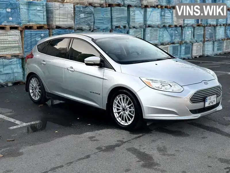 Хетчбек Ford Focus 2013 null_content л. обл. Дніпропетровська, Дніпро (Дніпропетровськ) - Фото 1/6