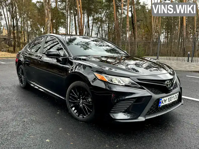 Седан Toyota Camry 2018 2.49 л. Автомат обл. Житомирська, Житомир - Фото 1/21