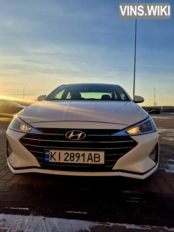 Седан Hyundai Elantra 2019 2 л. Автомат обл. Київська, Київ - Фото 1/21