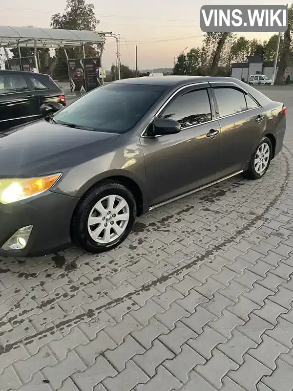 Седан Toyota Camry 2013 2.5 л. Автомат обл. Хмельницька, location.city.antoniny - Фото 1/21