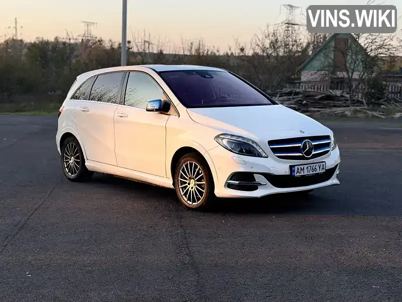 Хетчбек Mercedes-Benz B-Class 2015 null_content л. Автомат обл. Рівненська, Рівне - Фото 1/21