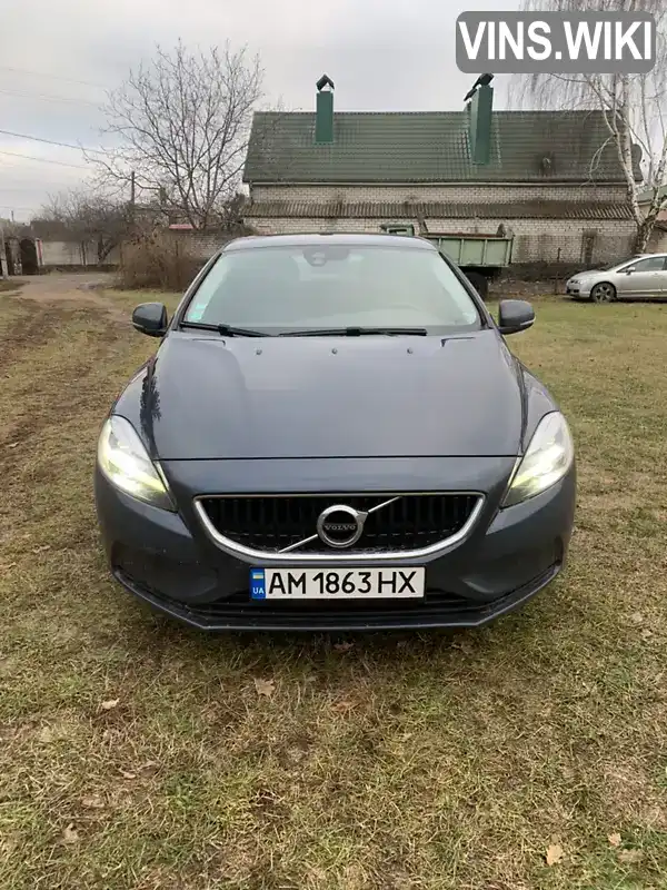 Хэтчбек Volvo V40 2018 1.97 л. Автомат обл. Житомирская, Житомир - Фото 1/10