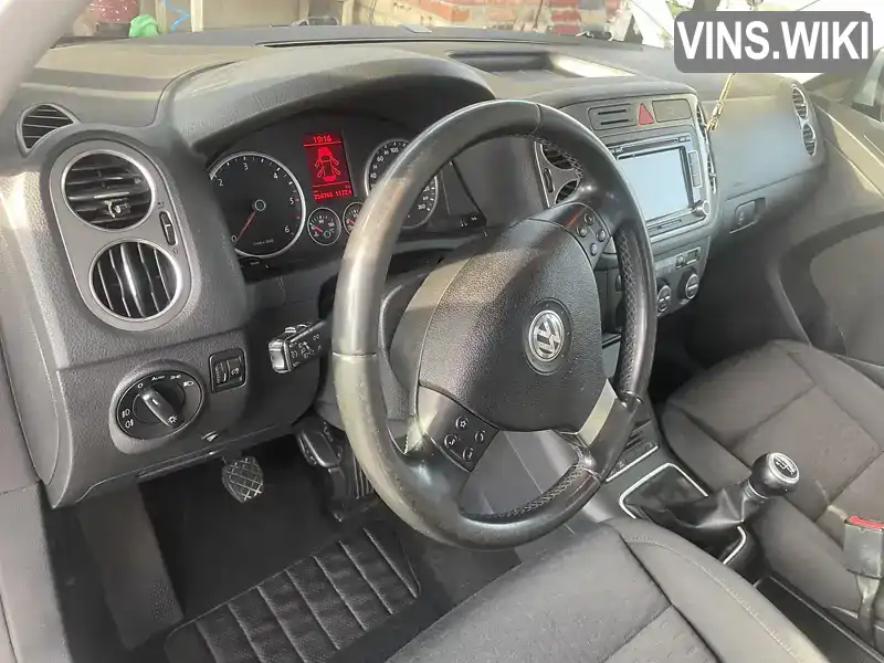 Позашляховик / Кросовер Volkswagen Tiguan 2008 1.97 л. Ручна / Механіка обл. Хмельницька, Полонне - Фото 1/11