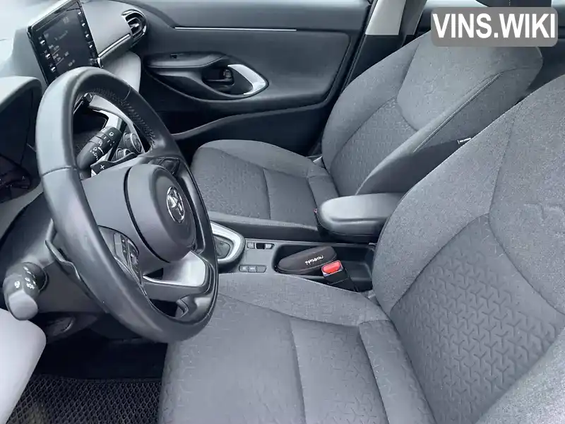 Внедорожник / Кроссовер Toyota Yaris Cross 2022 1.49 л. Вариатор обл. Киевская, Киев - Фото 1/6