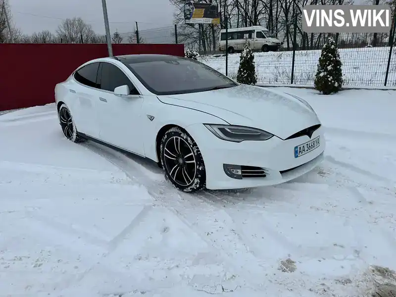 Ліфтбек Tesla Model S 2015 null_content л. обл. Київська, Київ - Фото 1/10