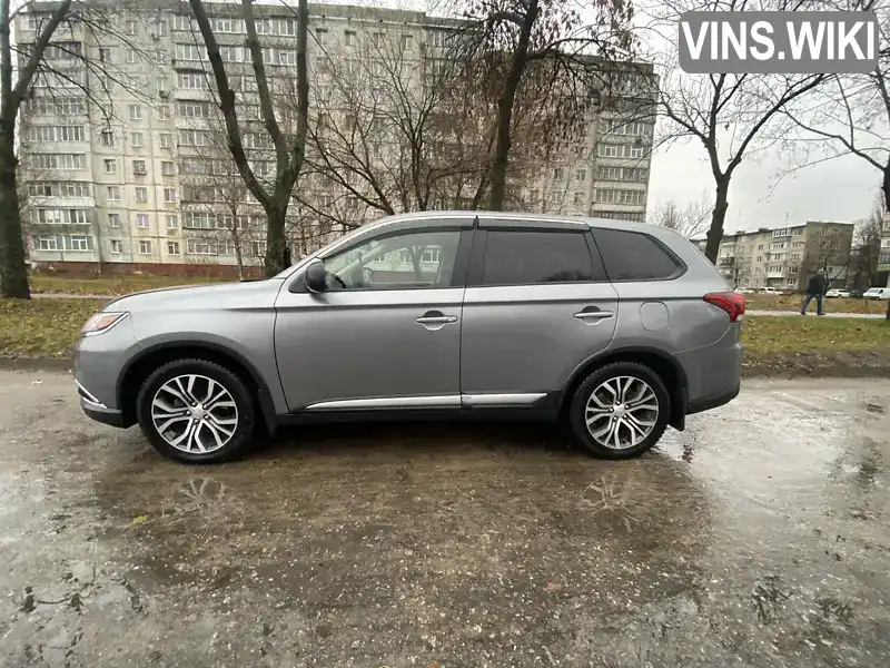 JA4AD2A38JZ053209 Mitsubishi Outlander 2018 Позашляховик / Кросовер 2.4 л. Фото 1