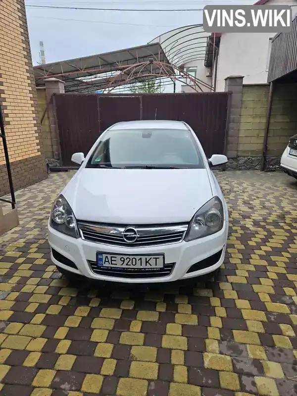 Універсал Opel Astra 2010 1.7 л. Ручна / Механіка обл. Дніпропетровська, Дніпро (Дніпропетровськ) - Фото 1/11