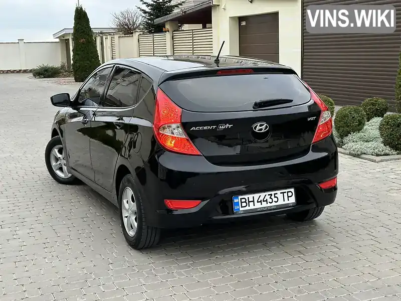 Хетчбек Hyundai Accent 2014 1.6 л. Автомат обл. Миколаївська, Миколаїв - Фото 1/21