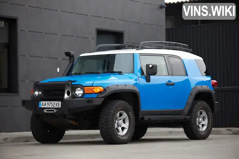 Внедорожник / Кроссовер Toyota FJ Cruiser 2006 4 л. Автомат обл. Киевская, Киев - Фото 1/21