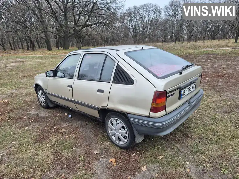 Хэтчбек Opel Kadett 1990 1.39 л. Ручная / Механика обл. Днепропетровская, Днепр (Днепропетровск) - Фото 1/18