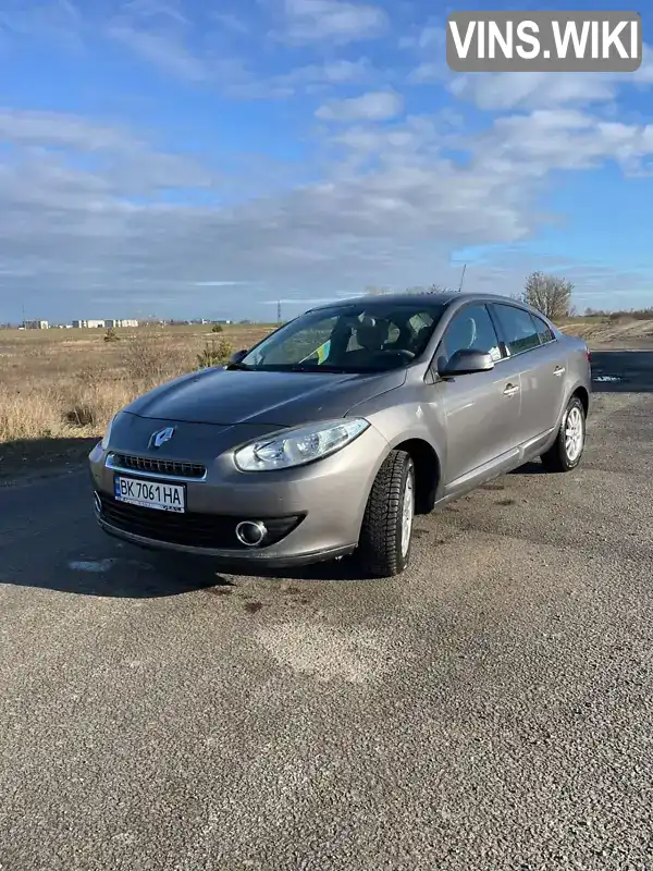 Седан Renault Fluence 2010 1.5 л. Ручная / Механика обл. Ровенская, Дубровица - Фото 1/21