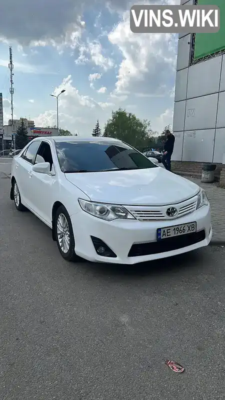 Седан Toyota Camry 2014 2.5 л. Автомат обл. Дніпропетровська, Дніпро (Дніпропетровськ) - Фото 1/13