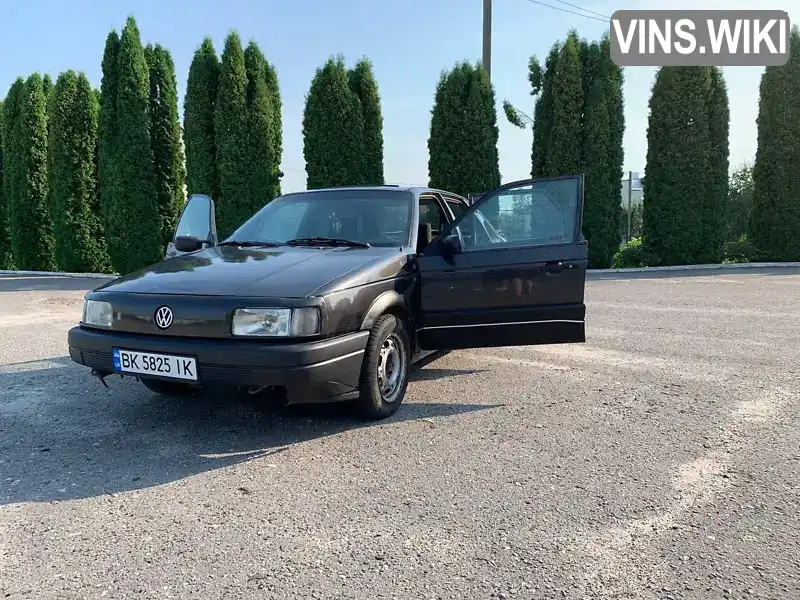 Седан Volkswagen Passat 1990 1.8 л. Ручна / Механіка обл. Рівненська, Дубно - Фото 1/21