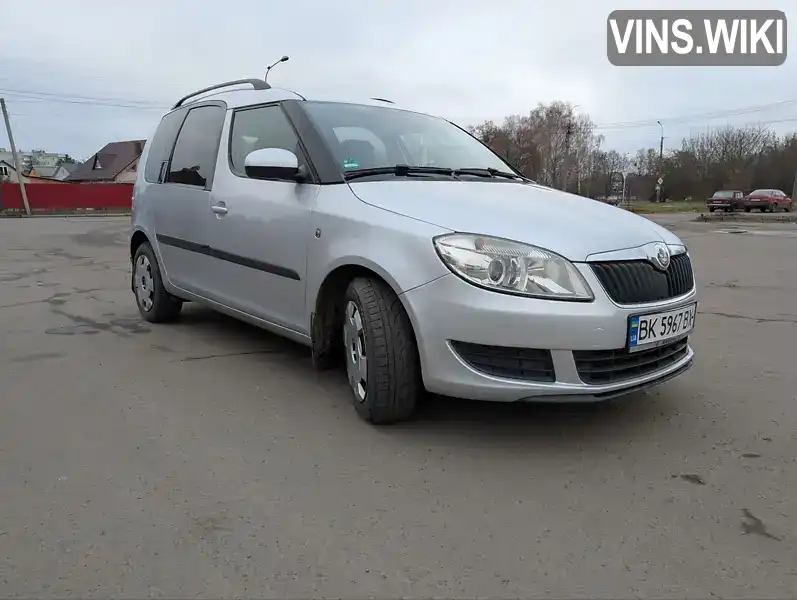 Микровэн Skoda Roomster 2010 1.6 л. Ручная / Механика обл. Ровенская, Сарны - Фото 1/20