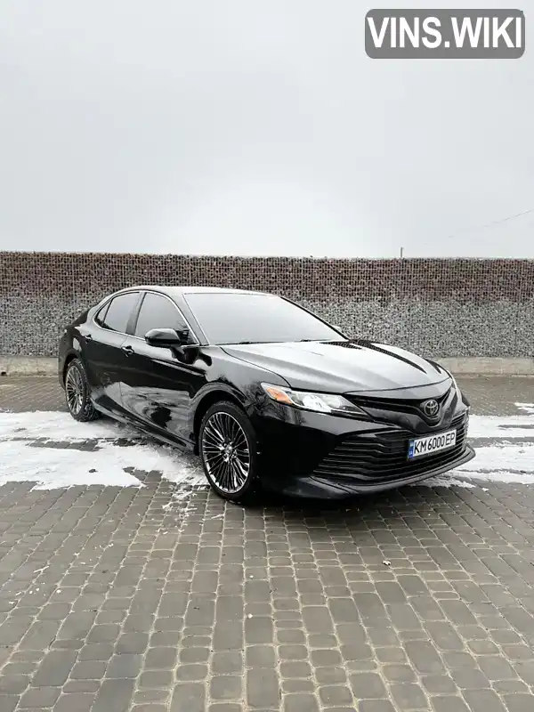 Седан Toyota Camry 2018 2.49 л. Автомат обл. Житомирская, Житомир - Фото 1/18