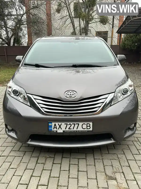 Мінівен Toyota Sienna 2016 null_content л. обл. Харківська, Зміїв - Фото 1/15