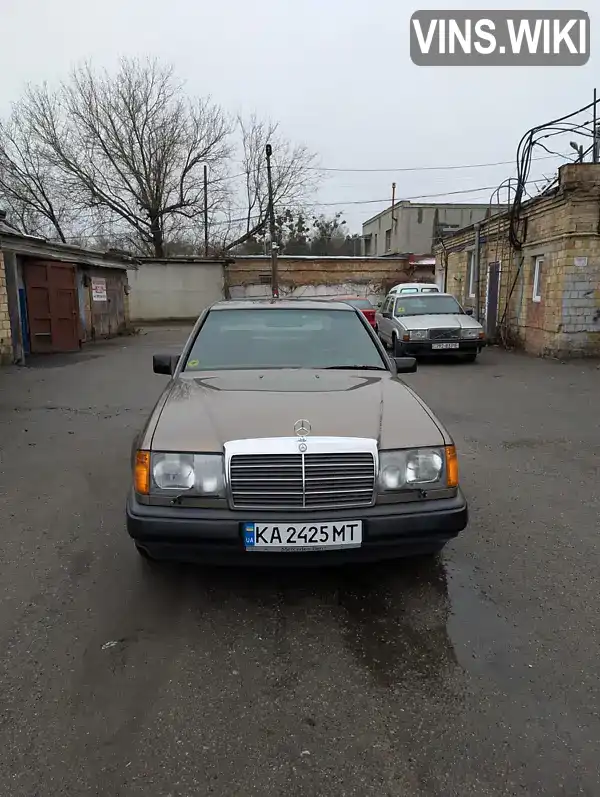 Седан Mercedes-Benz E-Class 1988 2.3 л. Автомат обл. Киевская, Киев - Фото 1/21