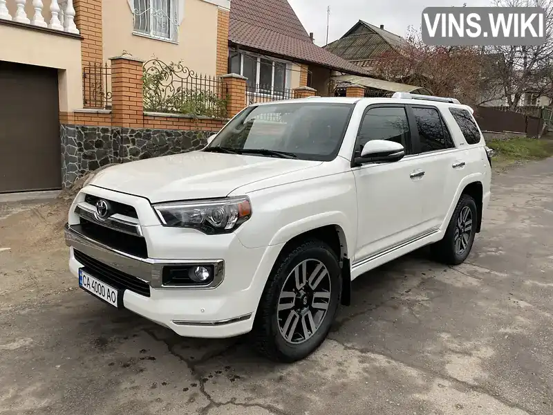 Внедорожник / Кроссовер Toyota 4Runner 2017 4 л. Автомат обл. Киевская, Киев - Фото 1/12