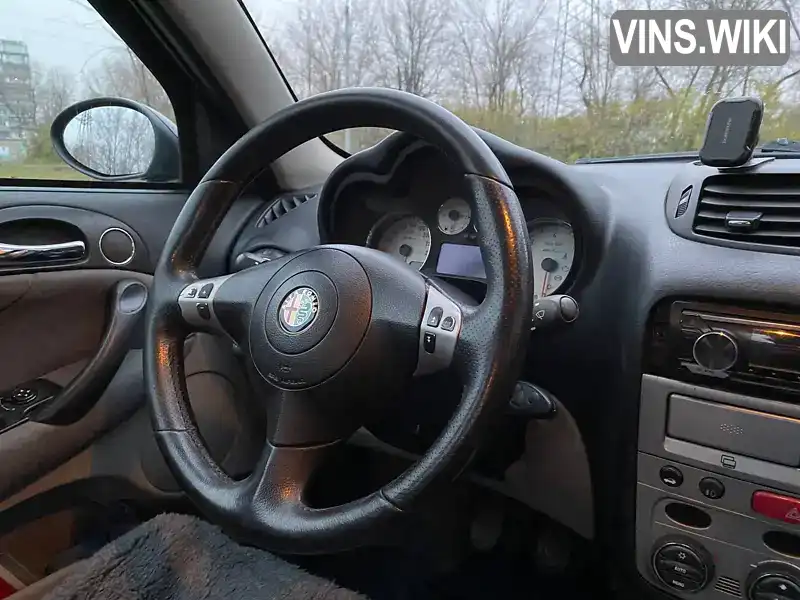 ZAR93700005224737 Alfa Romeo 147 2006 Хетчбек 1.9 л. Фото 2