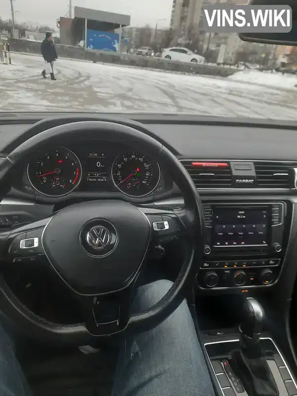 1VWAA7A39JC028749 Volkswagen Passat 2018 Седан 1.98 л. Фото 2