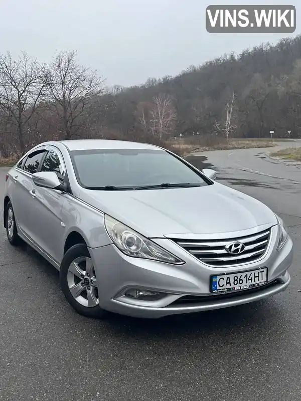 Седан Hyundai Sonata 2011 2 л. Автомат обл. Черкасская, Канев - Фото 1/12