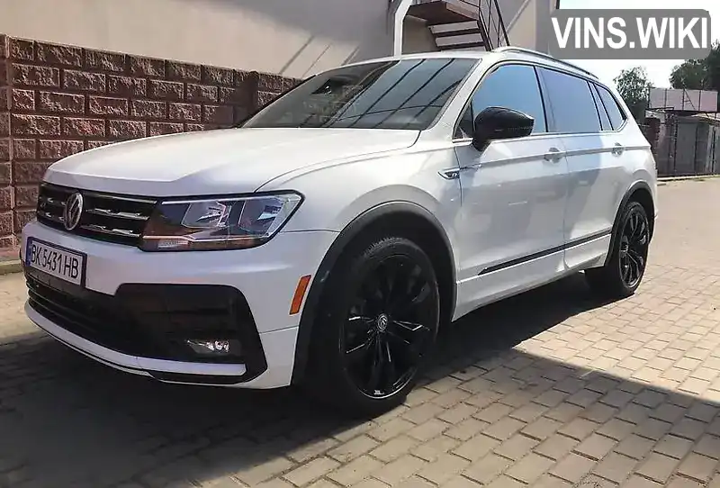 Позашляховик / Кросовер Volkswagen Tiguan 2019 2 л. Автомат обл. Рівненська, Рівне - Фото 1/21