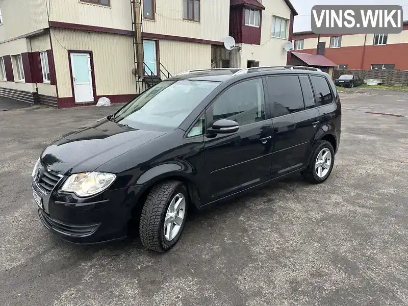 Минивэн Volkswagen Touran 2010 1.97 л. Автомат обл. Ровенская, Березно - Фото 1/13